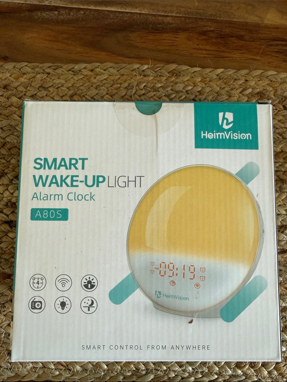 Smart wake up light alarm clock